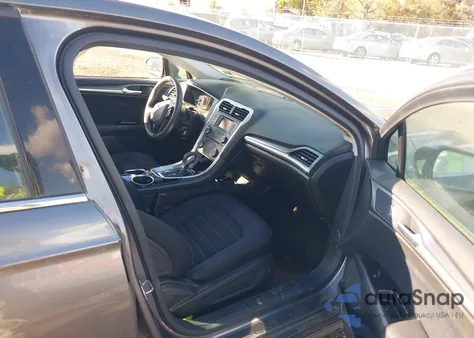 2013 Ford Fusion Se z USA, uszkodzony, nr VIN 3FA6P0H7XDR319053